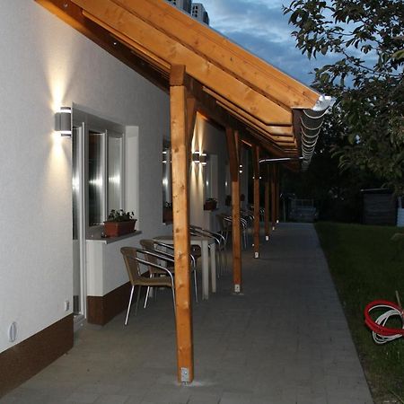 Czermann Holiday Inn Oroszlány Zewnętrze zdjęcie