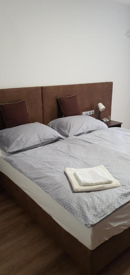 Czermann Holiday Inn Oroszlány Zewnętrze zdjęcie