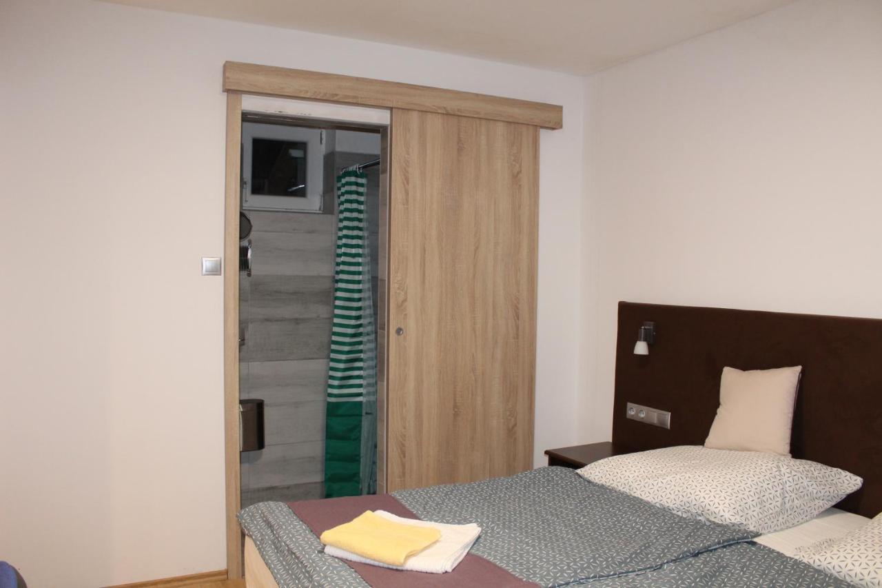 Czermann Holiday Inn Oroszlány Zewnętrze zdjęcie