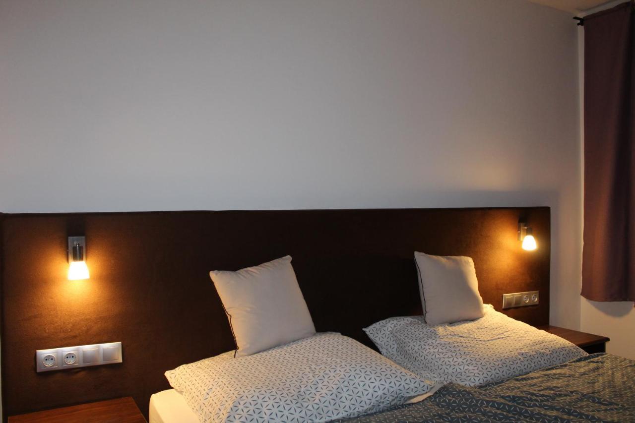 Czermann Holiday Inn Oroszlány Zewnętrze zdjęcie